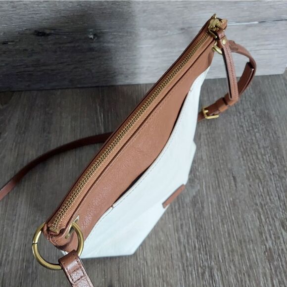 Fossil Keely Ivory/Brown Pebble Leather Crossbody Bag - Picture 6 of 6